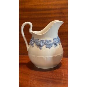 Wedgewood Queensware Creamer Lavender on Cream Color (Shell Edge) 4 1/8 in